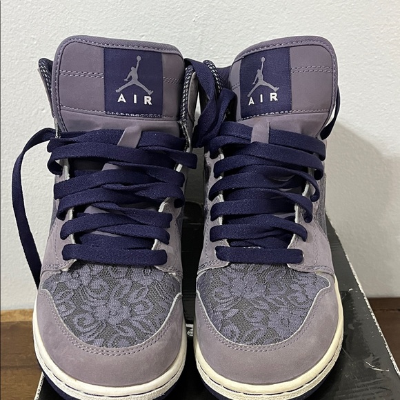 2010 Air Jordan 1 retro  Purple High Sneakers - Picture 10 of 10